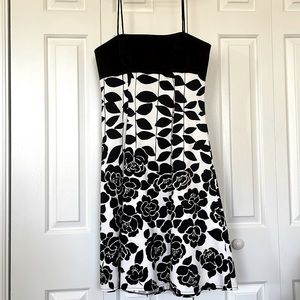 Nine West Dress.  Size 2.  Black and White.